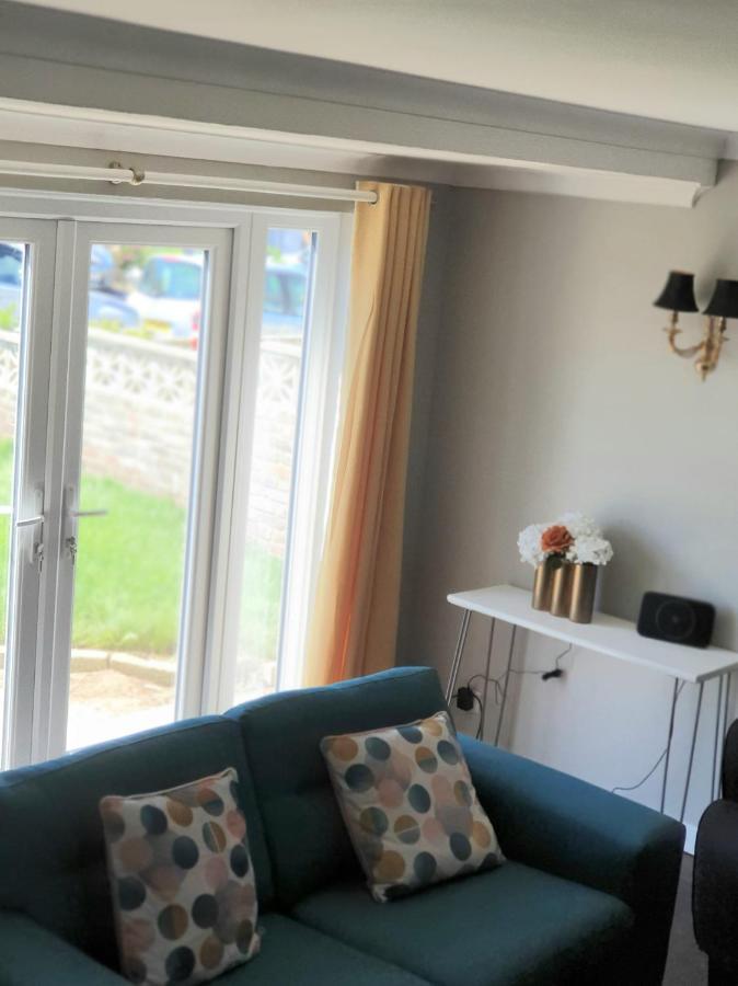 Villa Four Seasons By The Sea Peacehaven Exterior foto
